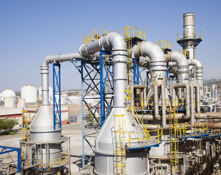 Petroleum processing plant with storage and distillation units